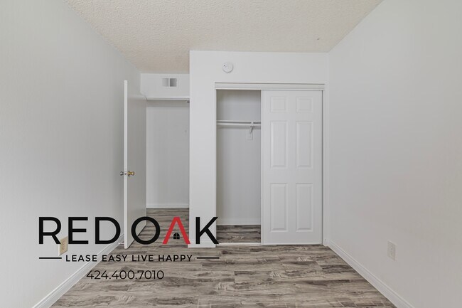 Building Photo - 1341 W 37th Pl