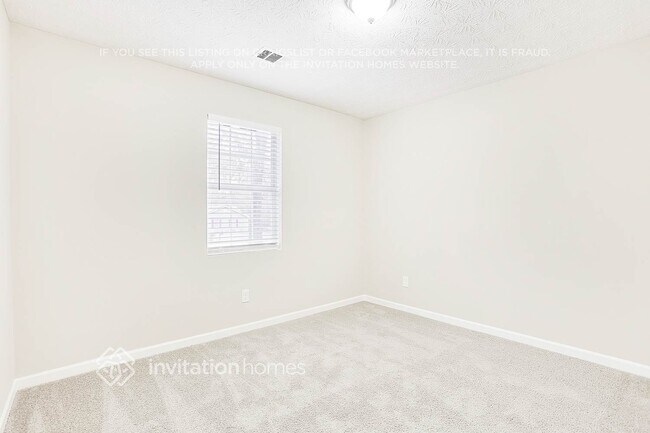 Building Photo - 50 Hidden Ridge Dr