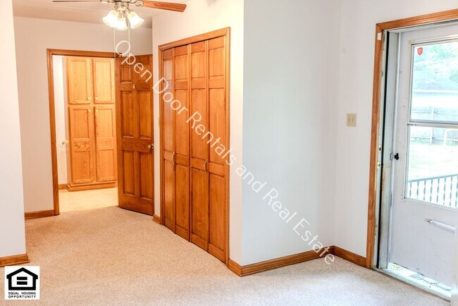 Building Photo - 3112 Thompson Ave