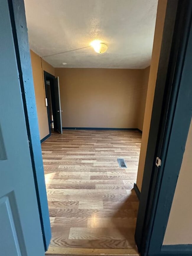 Building Photo - 513 Kaufmann Ave