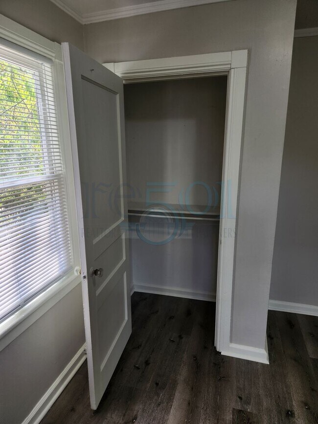 Building Photo - Riverdale Bungalo