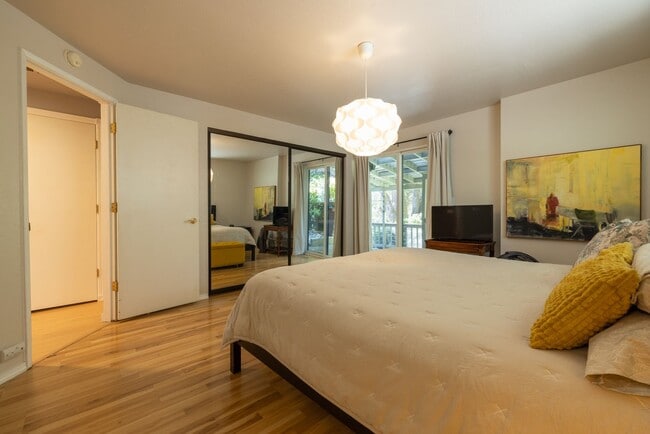 Building Photo - Rare Rental Opportunity: Premium 4-BR Home with Panoramic Views