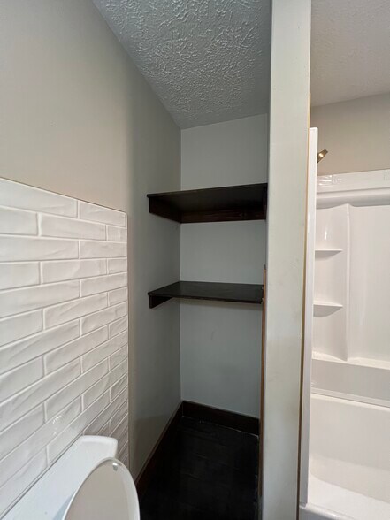 Building Photo - 1235 Tecumseh St