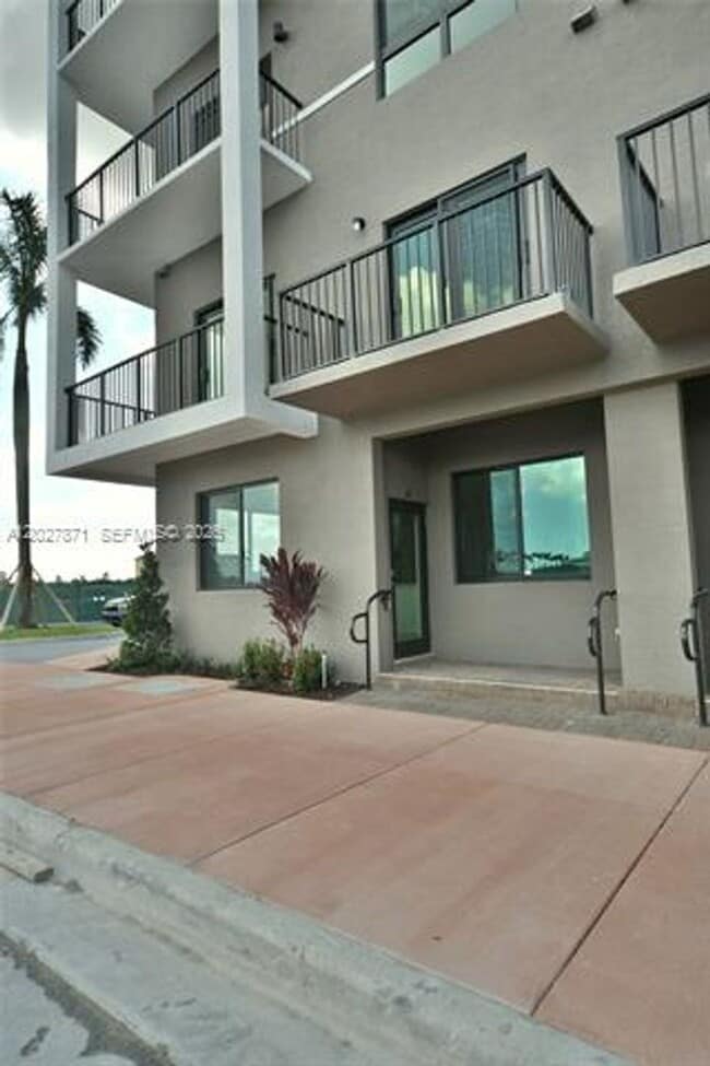Building Photo - 4700 NW 84th Ave