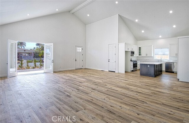 Building Photo - 324 Costa Mesa St