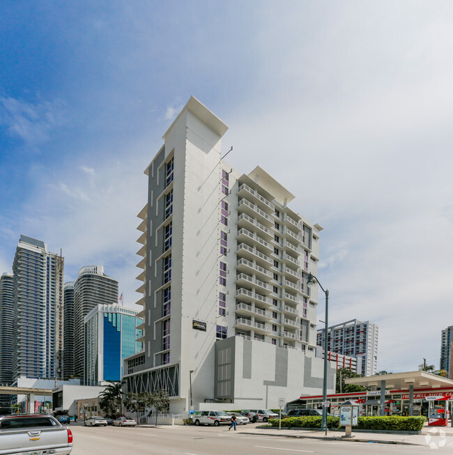 Building Photo - West Brickell View