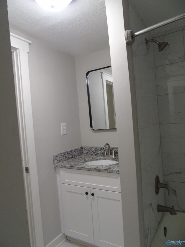 Building Photo - 1107 England St NE