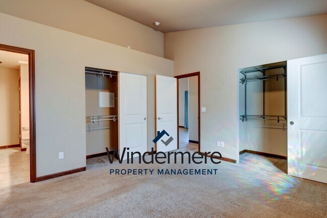 Building Photo - 3 Bedrooms 2 Bath Located In Crosby Commons