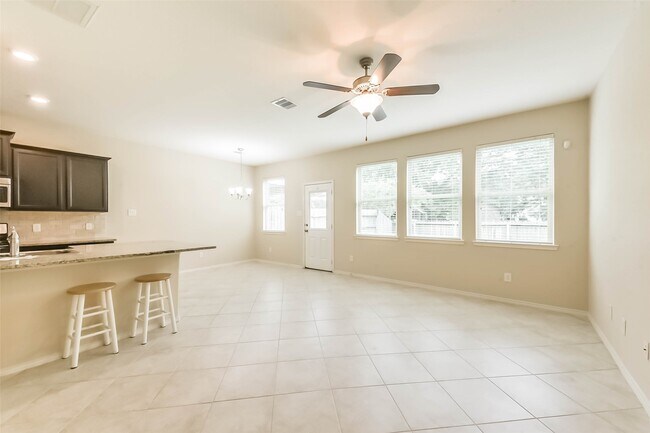Building Photo - 16155 Beachside Pl