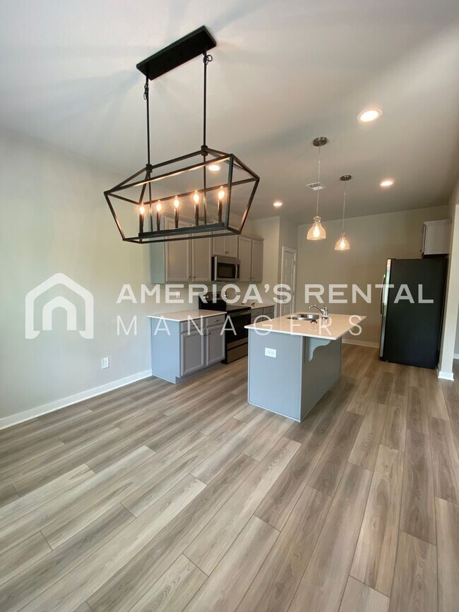 Building Photo - Home for Rent in Weaver, AL!!! Available to View Now!!