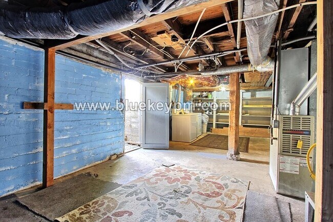 Building Photo - 3 bed, 1 bath Home w/ Easy Freeway Access Near Washington Elem School