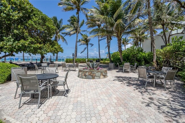 Building Photo - 3000 S Ocean Dr