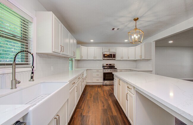 Building Photo - 6930 S Oak Bend Dr