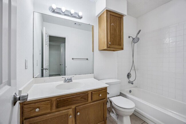 Building Photo - 3204 Blazing Star Trail