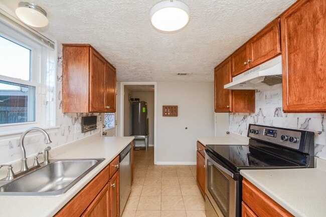 Building Photo - 8728 Wilcrest Dr