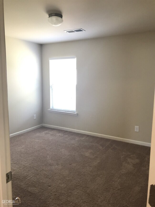 Building Photo - 276 Stillwood Dr