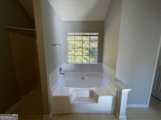 Building Photo - 6387 Seths Way