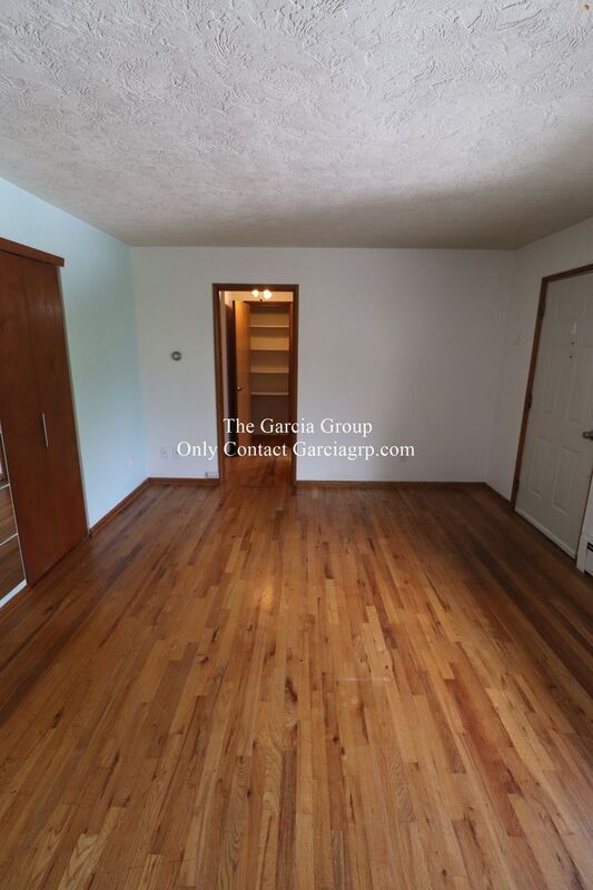 Building Photo - 908 S Gaines St