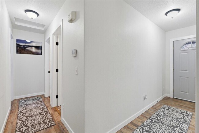 Building Photo - 6743 Kamloops Dr