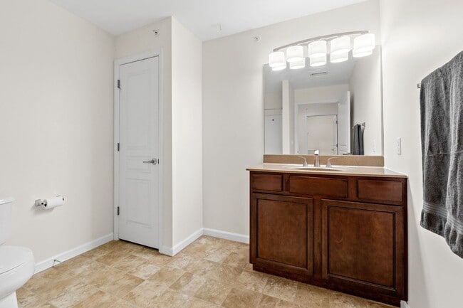 Building Photo - 1434 Piedmont Cir