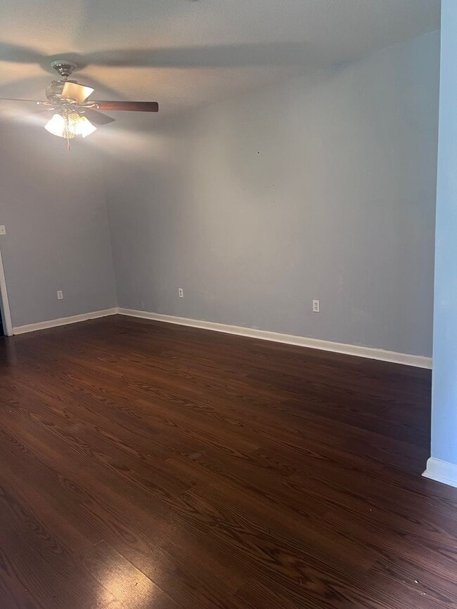 Building Photo - 206 Indian Trail