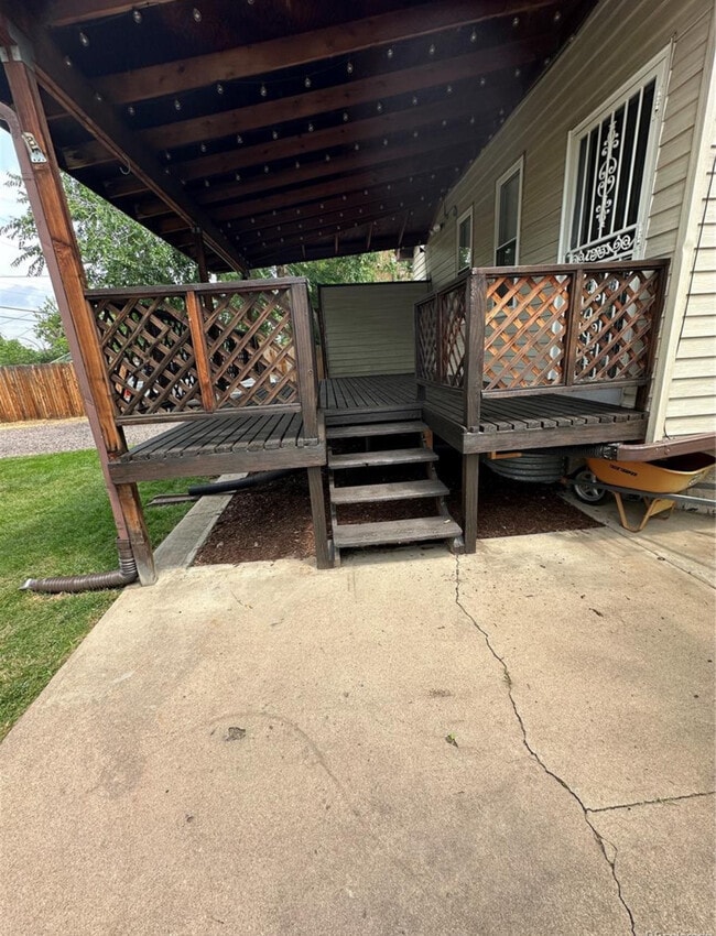 Building Photo - 4291 S Clarkson St