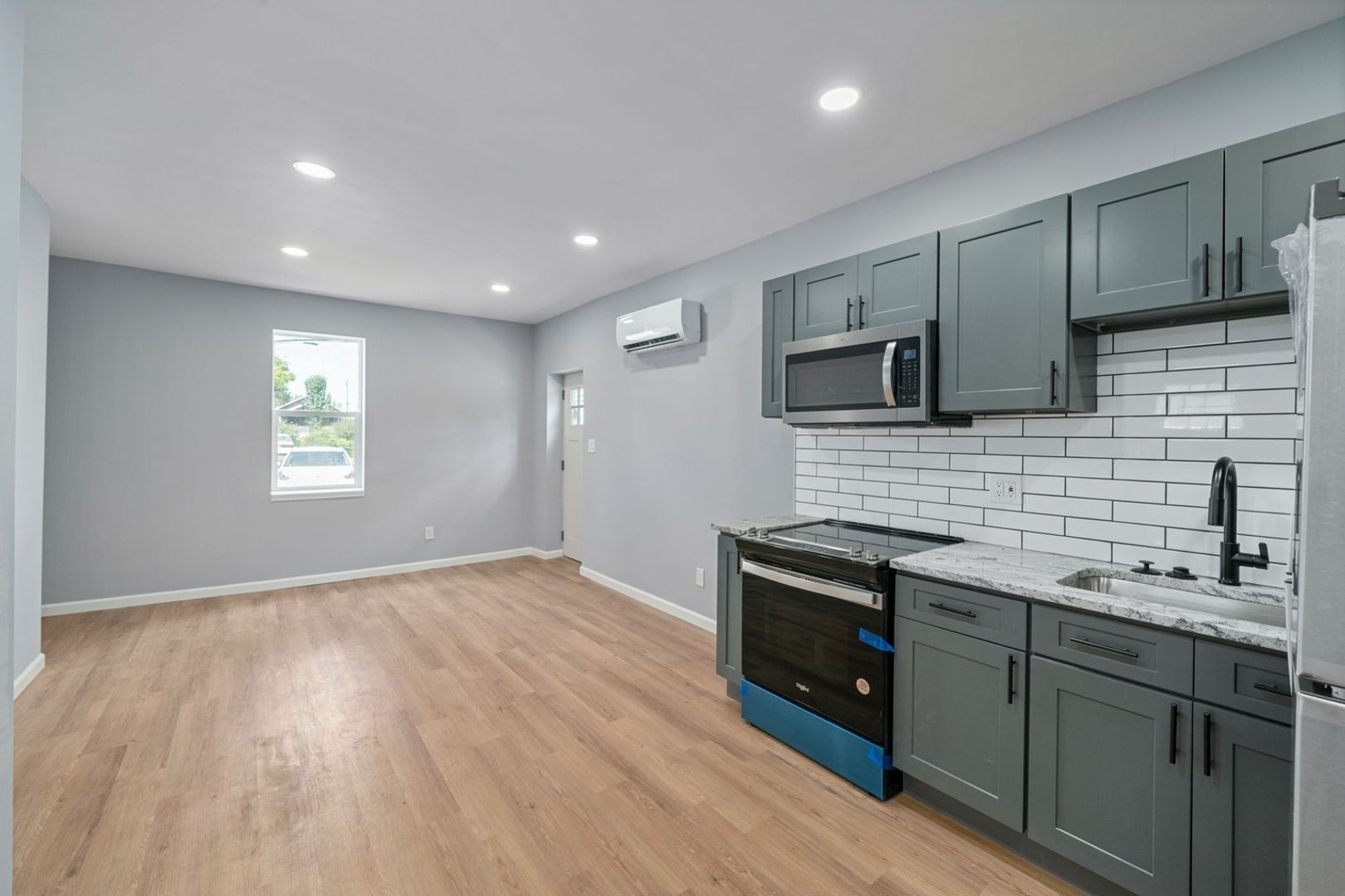Building Photo - 786 Thomas Ave