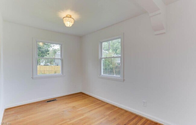 Building Photo - 7725 Fayver Ave