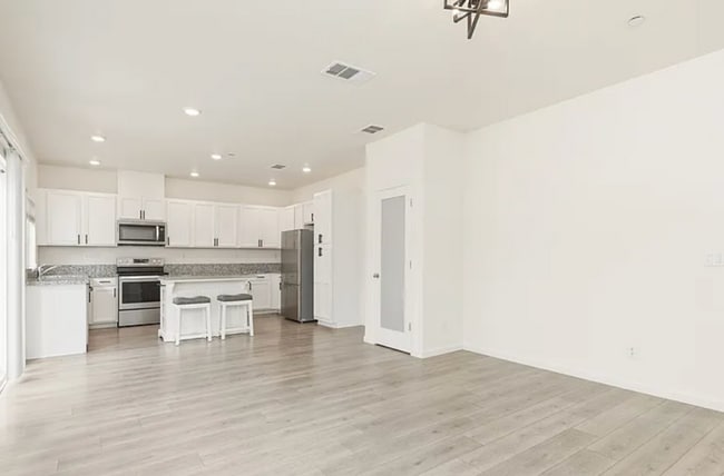 Building Photo - Beautiful 3/2.5 (Solar) Natomas Gem!  Please read entire ad for viewings!
