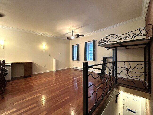 Building Photo - Gorgeous Studio Apartment in Fishtown with...