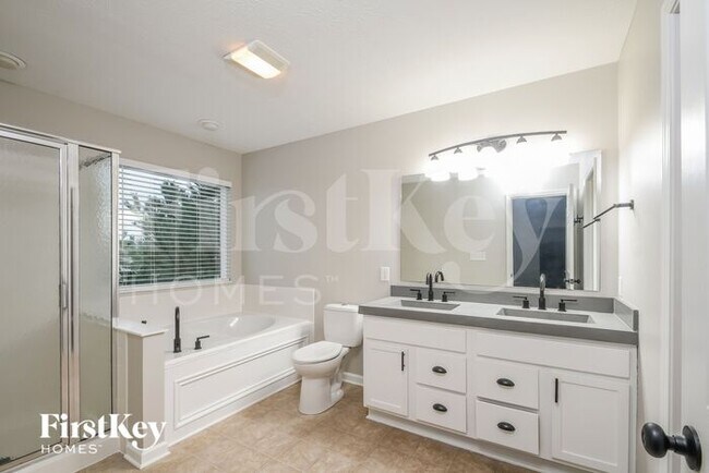 Building Photo - 1536 Maplewood Ln