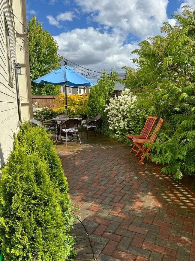 Building Photo - Beautiful 2 story Home in Wilsonville
