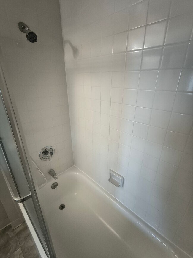 Building Photo - 1BD/1BATH Condo Available in Pacific Park Plaza