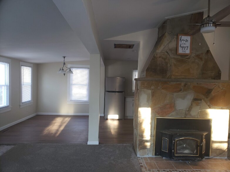 Building Photo - 23 Budd Ave