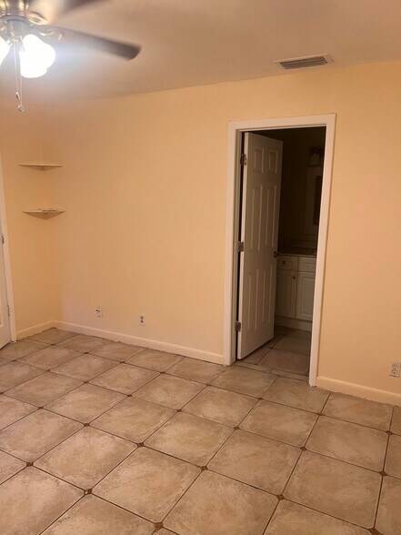 Building Photo - 30 Crossings Cir