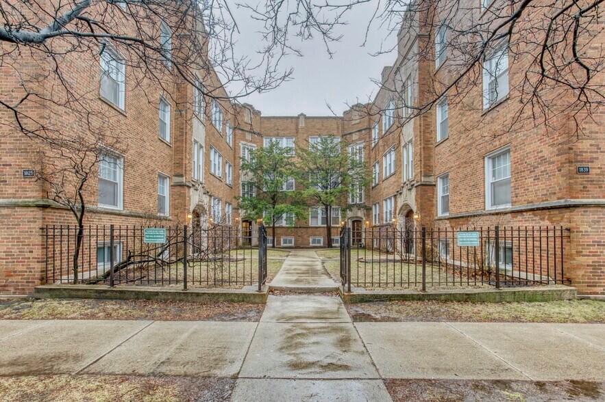 Building Photo - 5135 N Wolcott Ave