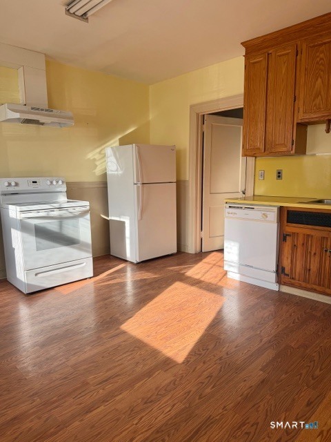 Building Photo - 52 Quaker Ln S