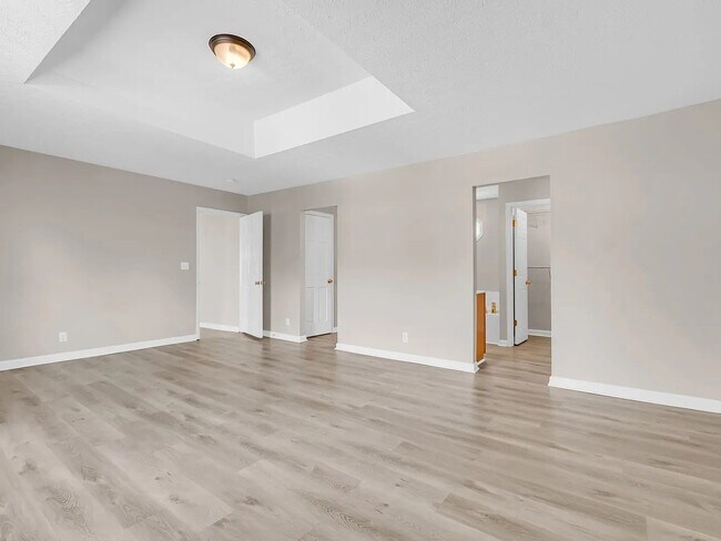 Building Photo - 101 Meadow Ln