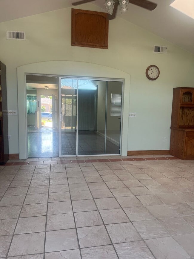 Building Photo - This rental won't last long. Don't miss ou...