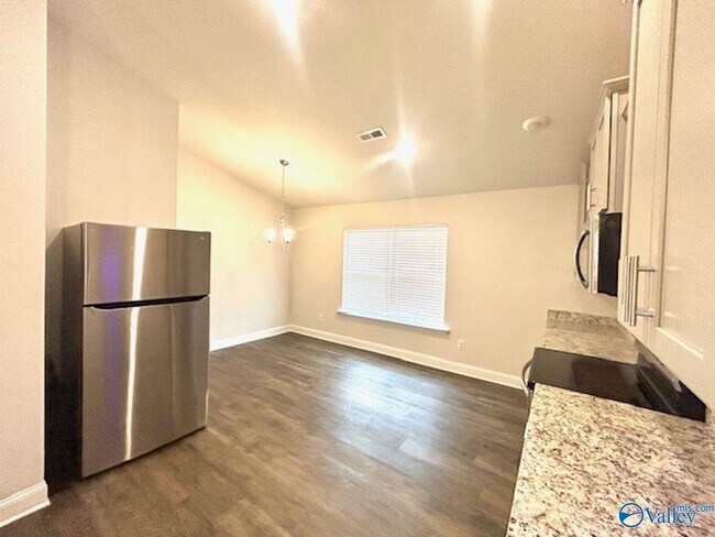 Building Photo - 14254 Wildflower Dr