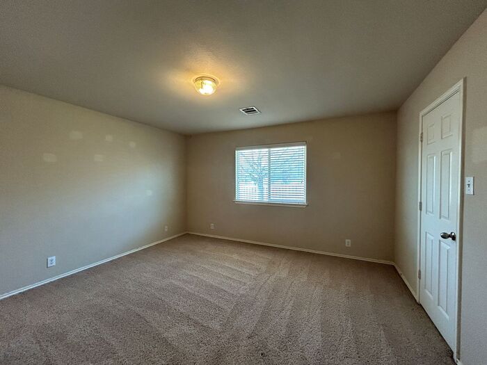 Building Photo - 18520 Mammoth Cave Blvd