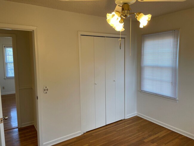 Building Photo - 3/1.5 Country House in Adairsville $1,595