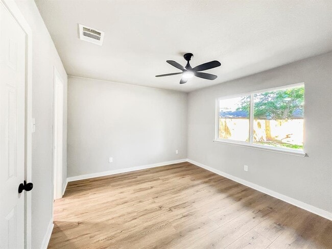 Building Photo - 4926 Adonis Dr