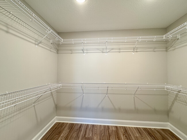 Building Photo - 5007 Cypress Lake Rd