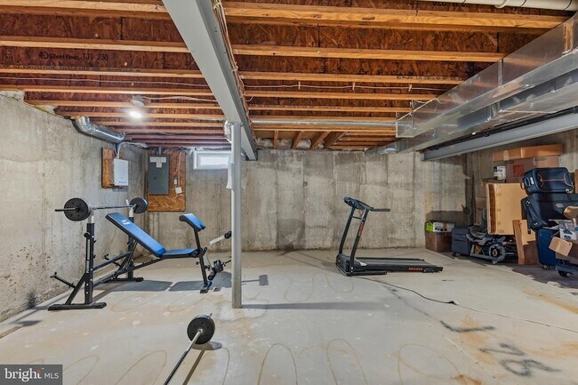 Building Photo - 728 Farmhouse Rd