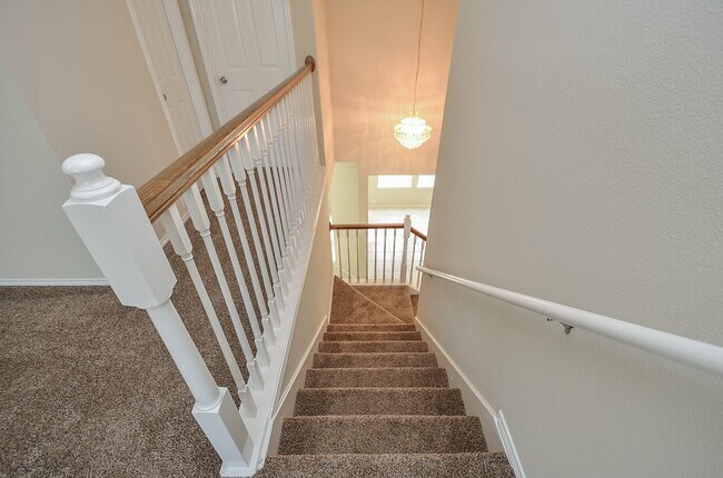 Building Photo - 10302 Deer Lodge Ct