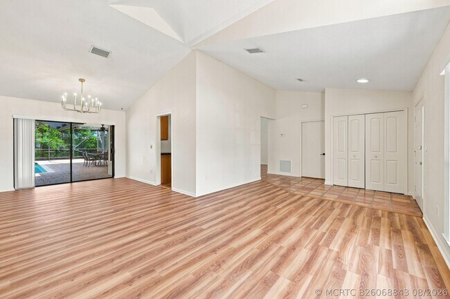 Building Photo - 10798 Cypress Bend Dr