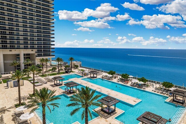 Building Photo - 1830 S Ocean Dr