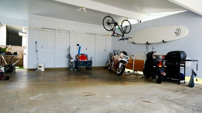 Building Photo - Hawaii Kai Charmer