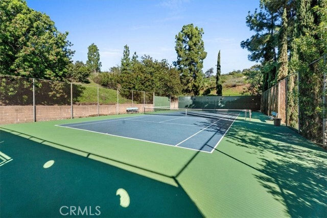 Building Photo - 6752 Hillpark Dr